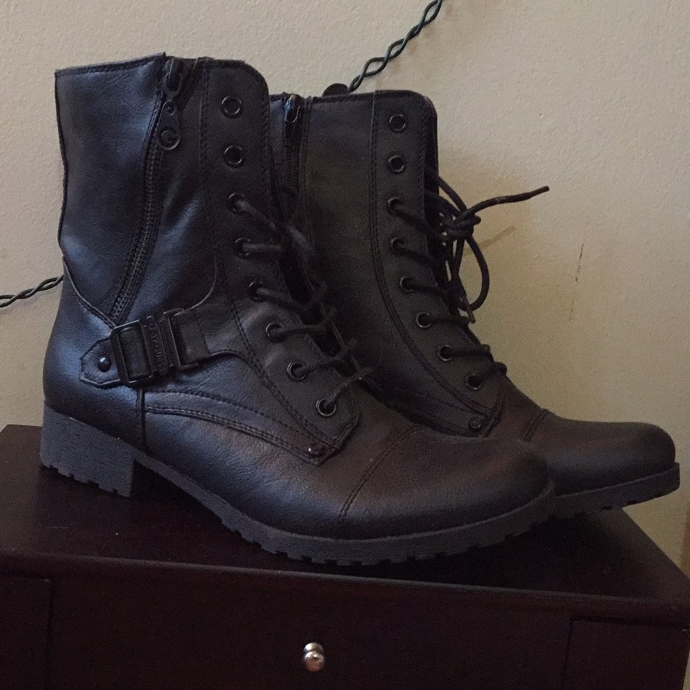 combat boots black army boots